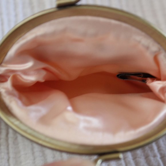 Jenny Packham Boudoir Kiss Lock Clasp Satin Coin Purse - Picture 5 of 7